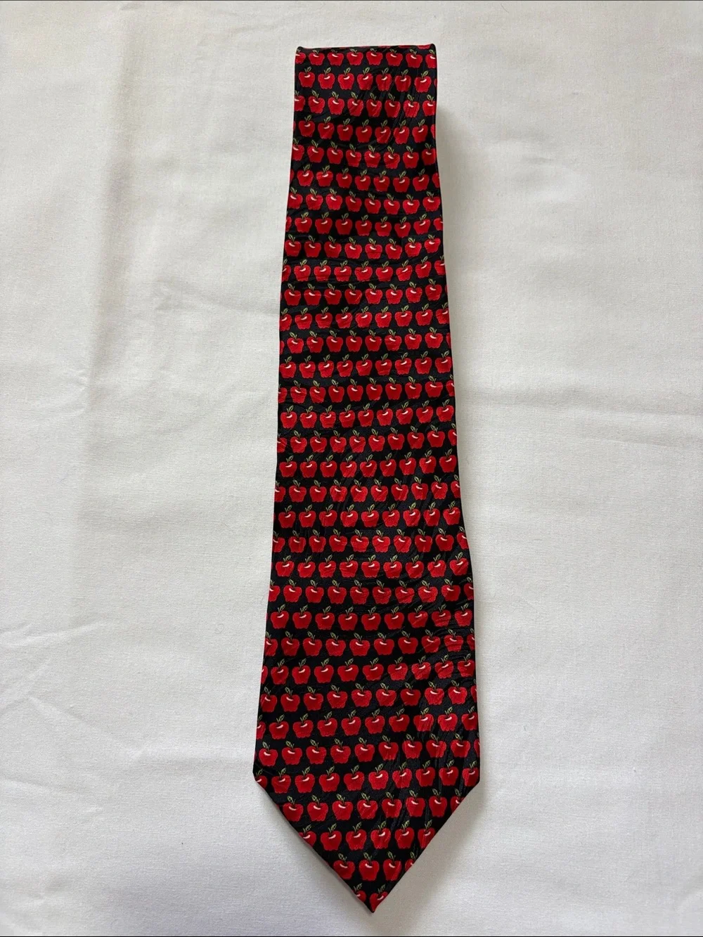 Museum Artifacts Red Apple Silk Tie